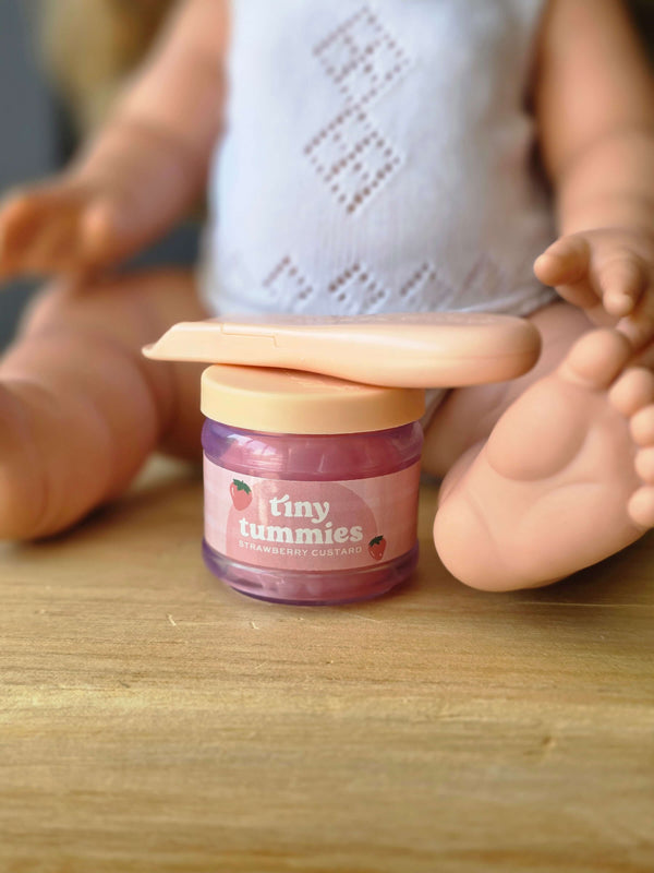 Tiny Harlow, Tiny Tummies Strawberry Custard Food Jar and Spoon Set