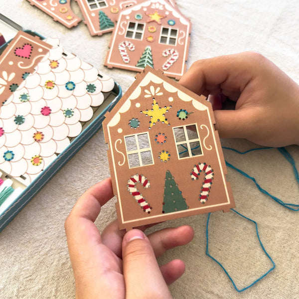 Cotton Twist, Stitch & Build Gingerbread House Kit