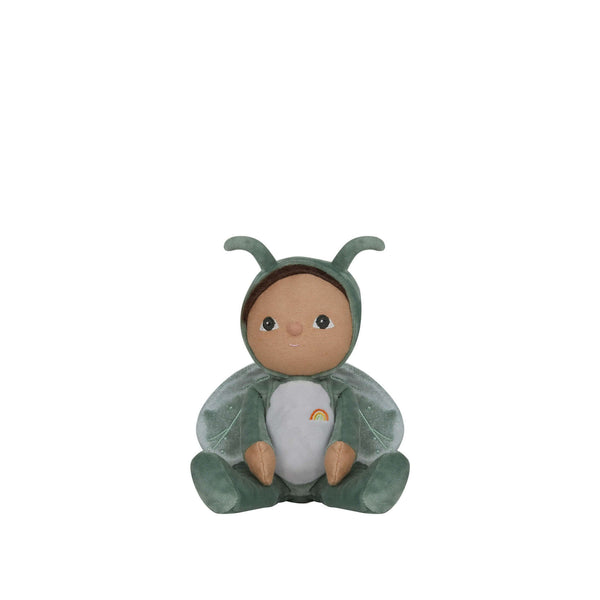 Olli Ella Dinky Dinkum Doll Gideon Grasshopper in a green suit with shimmery wings, ready for playful adventures.