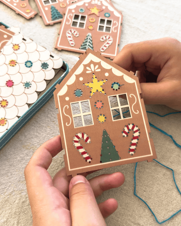 Cotton Twist, Stitch & Build Gingerbread House Kit