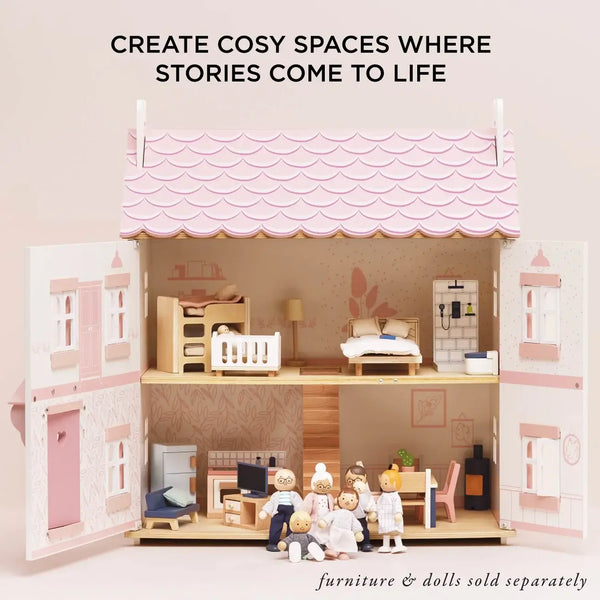 Le Van, Sophie's Wooden Dolls House