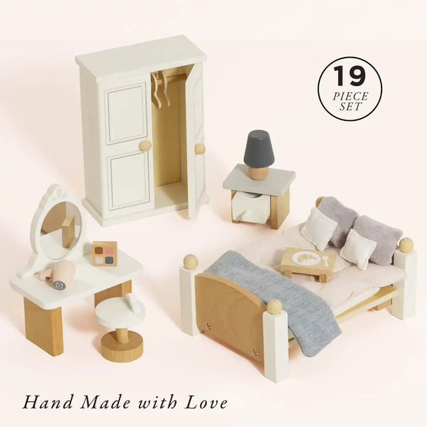 Le Van, Wooden Dolls House Bedroom