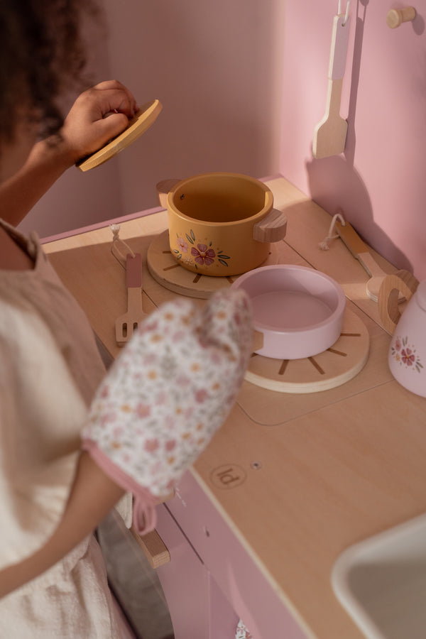Little Dutch, Wooden Play Kitchen Pink FSC (Limited Edition)