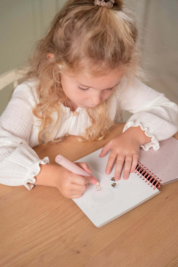 Little Dutch, Water Reveal Book - Rosa & Friends