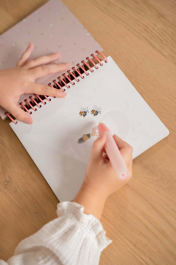 Little Dutch, Water Reveal Book - Rosa & Friends