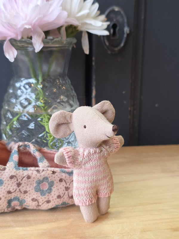 Maileg, Baby mouse in Carry Cot - Rose
