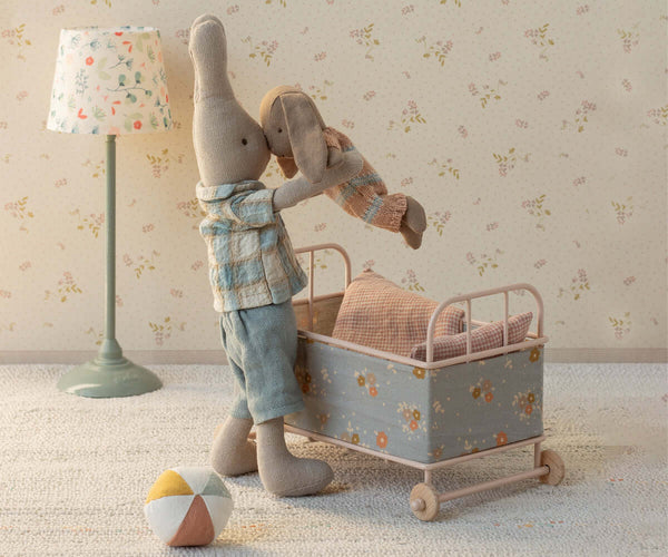 Maileg, Bunny, Micro - Brown - Dusty Rose Knitted Suit