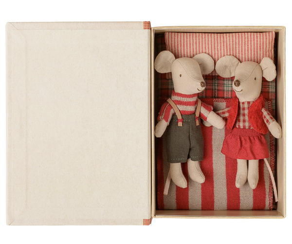 PRE-ORDER Maileg, Christmas Twin Mice, Little Sister and Brother in Book **DUE SEPT**