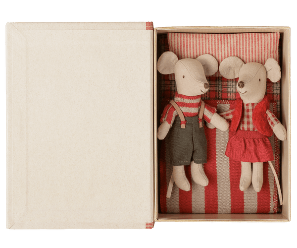 PRE-ORDER Maileg, Christmas Twin Mice, Little Sister and Brother in Book **DUE SEPT**