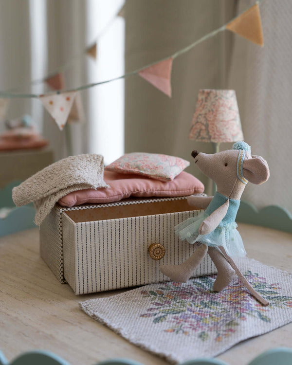 Maileg, Dance Mouse in Daybed, Little Sister