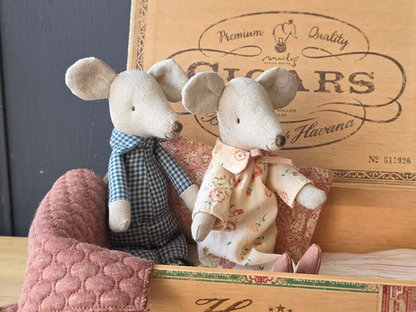 Maileg, Grandma and Grandpa Mice in Cigarbox