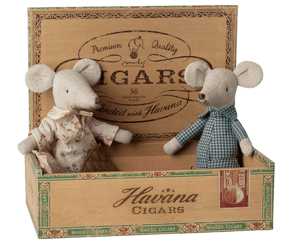 Maileg, Grandma and Grandpa Mice in Cigarbox
