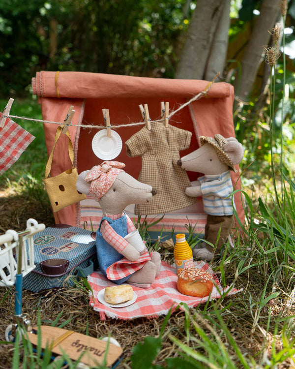 Maileg, Hank the Big Brother Hiking Mouse in Blue Top