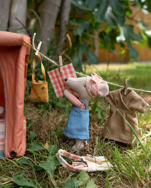 Maileg, Heidi Big Sister Hiking Mouse w Pink Sleeping Bag