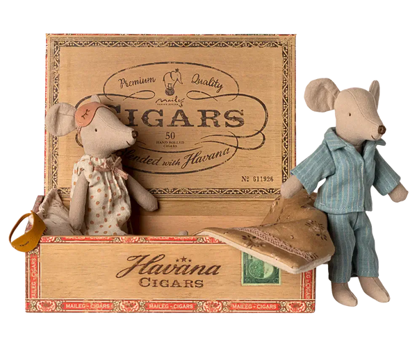 Maileg, Mum & Dad Mice in Cigar Box