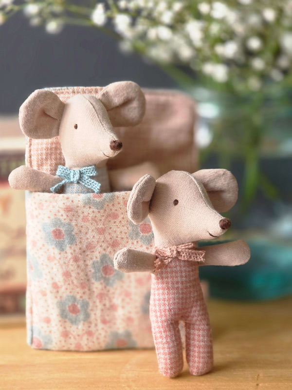 Maileg, Twins, Baby Mice in Matchbox - Checker