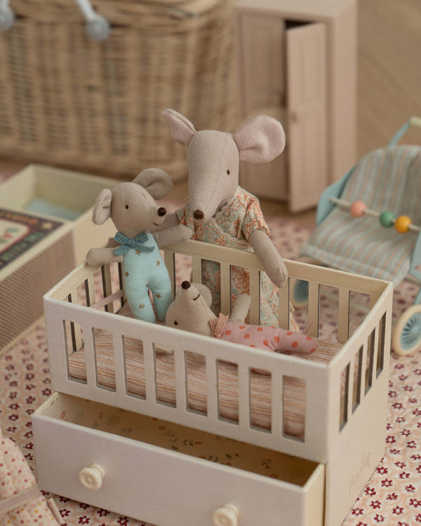 Maileg, Mum Mouse in Floral Dress