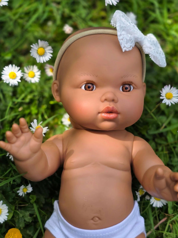 Mini Colettos, Alba (Hispanic Girl without Hair )