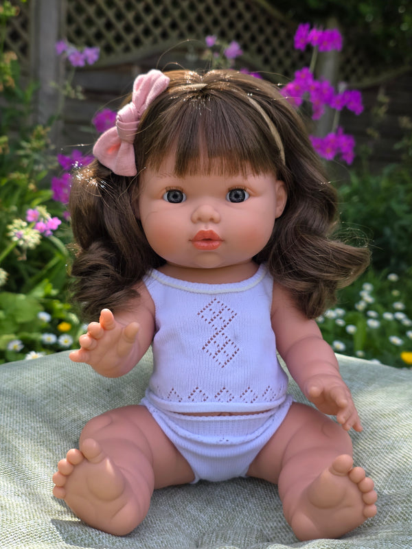 Mini Colettos, Aria (Brunette Girl Doll with Blue Eyes)