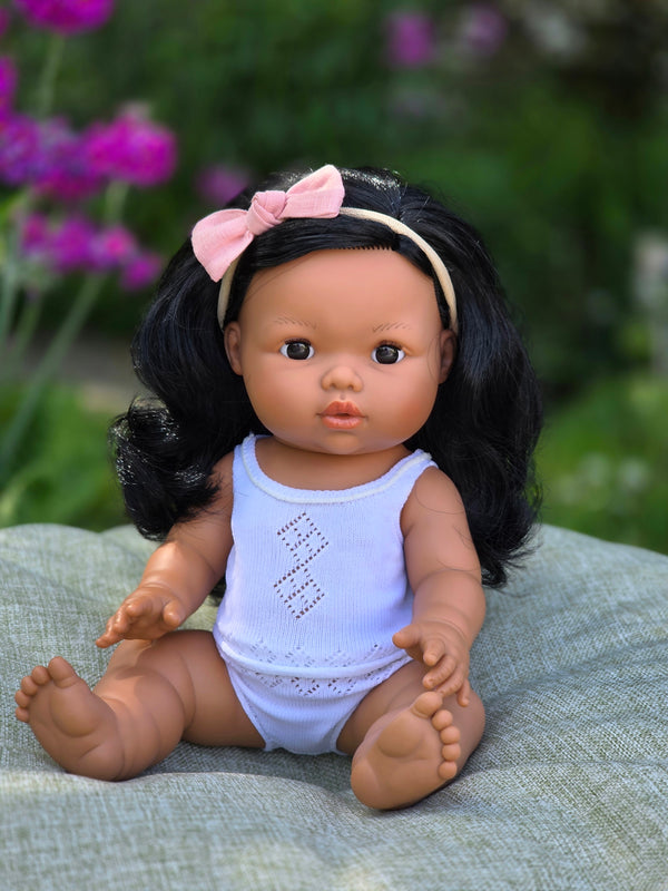 Mini Colettos, Aurora (Hispanic Girl, Black Wavy Hair and Black Eyes)