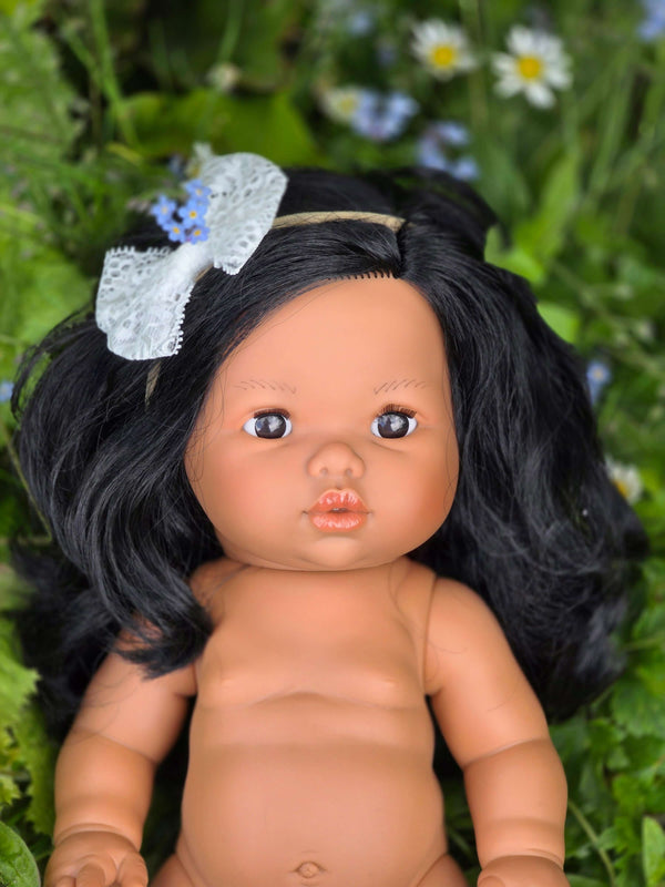 Mini Colettos, Aurora (Hispanic Girl, Black Wavy Hair and Black Eyes)