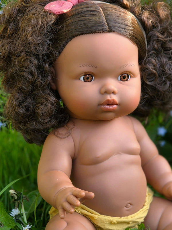 Mini Colettos, Zaara (Hispanic Girl, Brown Curly Hair and Brown Eyes)