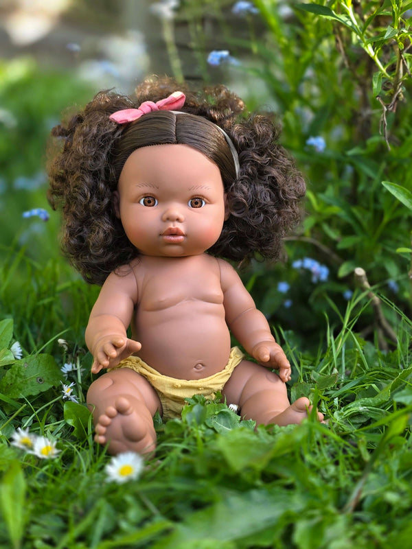 Mini Colettos, Zaara (Hispanic Girl, Brown Curly Hair and Brown Eyes)
