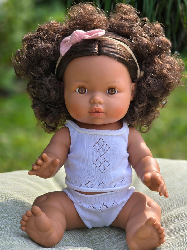 Mini Colettos, Zaara (Hispanic Girl, Brown Curly Hair and Brown Eyes)