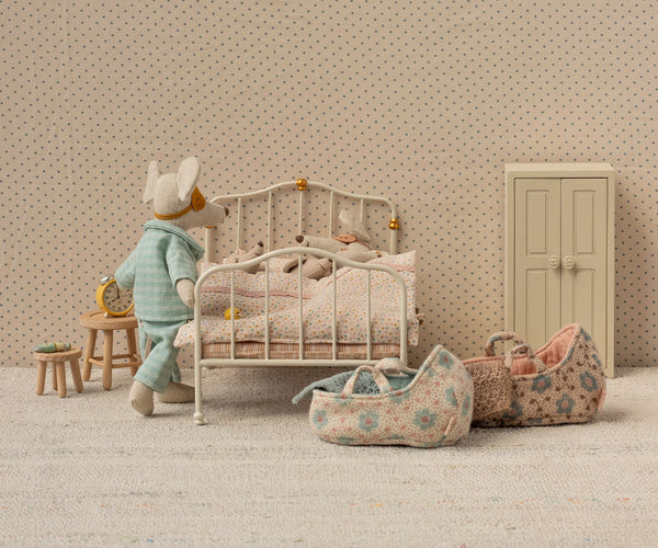 *PRE-ORDER* Maileg, Carry Cot, Baby Mouse - Blue (DUE END NOV)