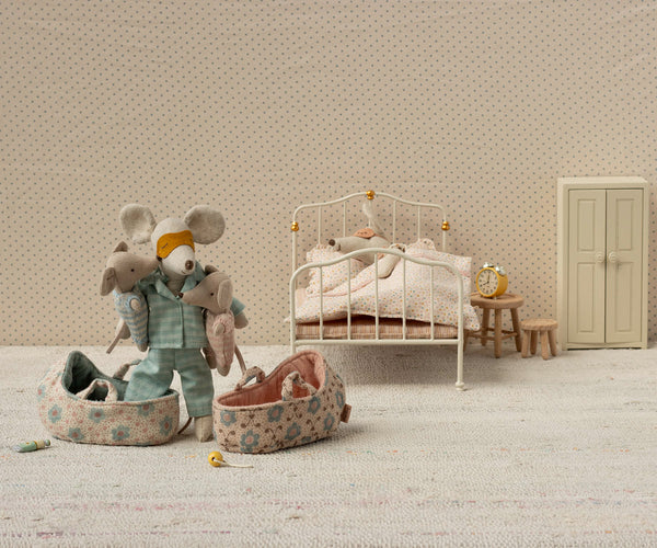 *PRE-ORDER* Maileg, Baby mouse in Carry Cot - Rose (DUE END OCT)