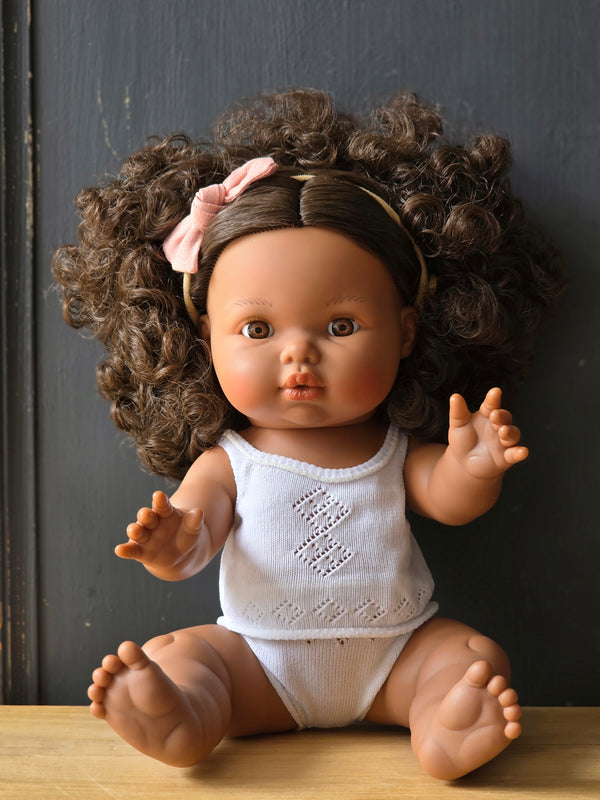 Mini Colettos, Zaara (Hispanic Girl, Brown Curly Hair and Brown Eyes)