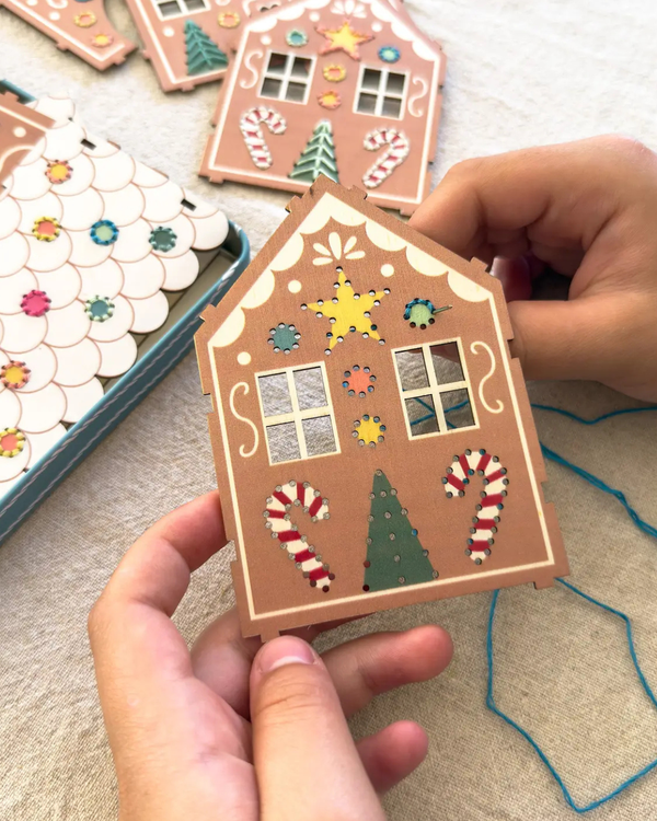 Cotton Twist, Stitch & Build Gingerbread House Kit