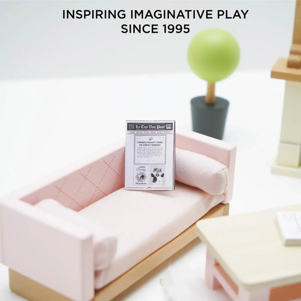 Le Van, Wooden Dolls House Living Room