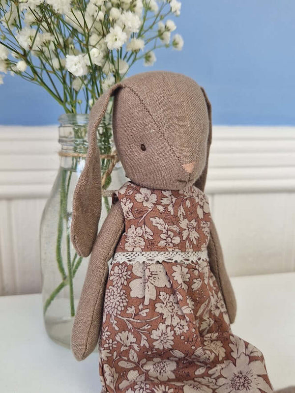 Maileg, Bunny Size 2, Brown - in Floral Dress