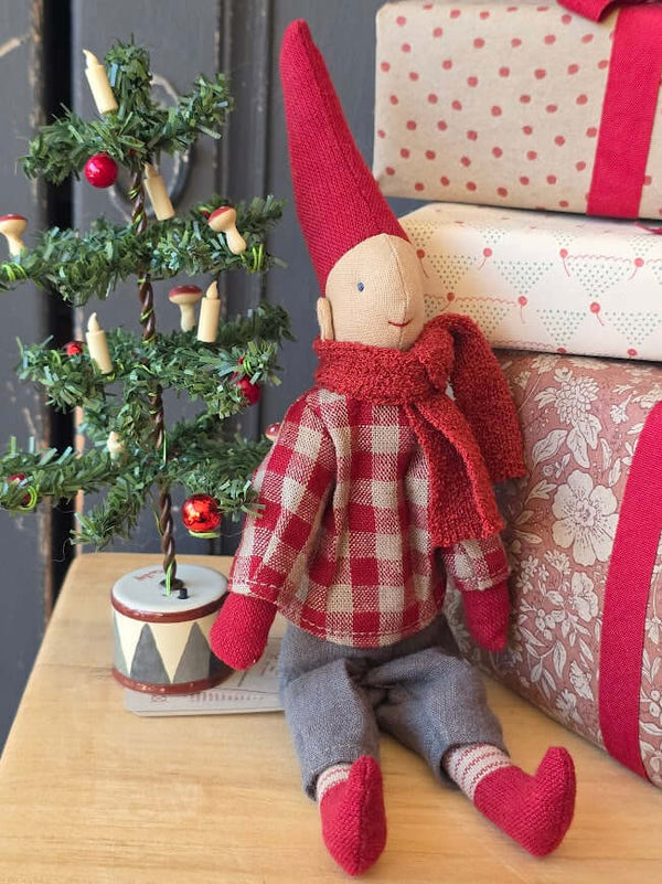 Maileg, Climbing Pixy, Boy - Red Checked Shirt (Size 1)