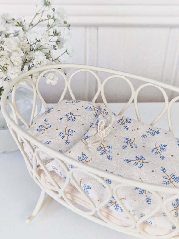 Maileg, Cradle w. Sleeping Bag, MY (Blue Floral)