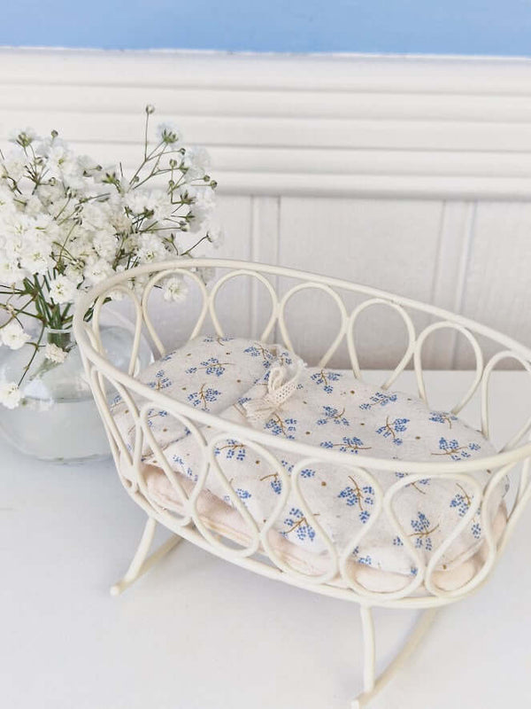 Maileg, Cradle w. Sleeping Bag, MY (Blue Floral)