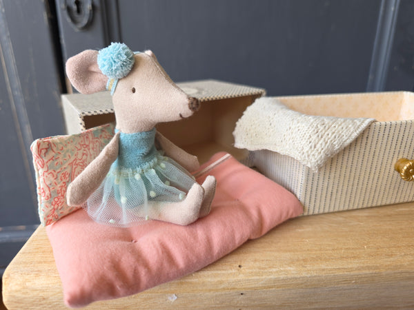 Maileg, Dance Mouse in Daybed, Little Sister