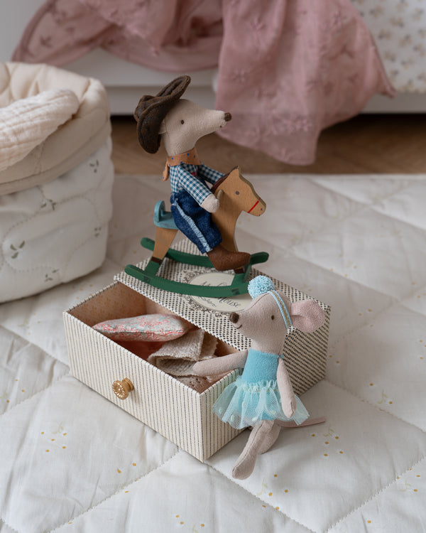 Maileg, Dance Mouse in Daybed, Little Sister