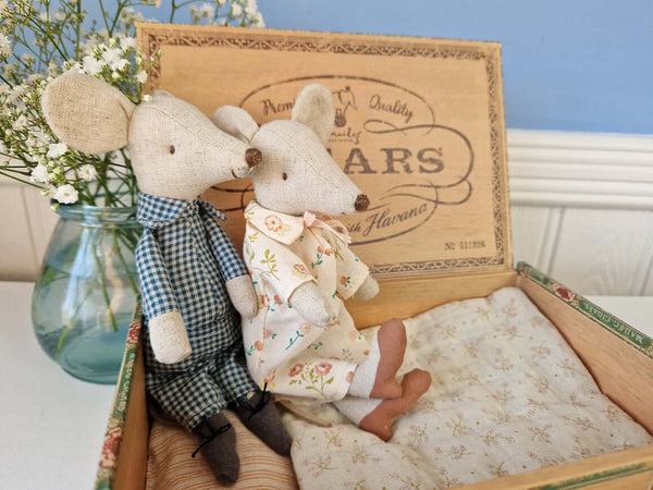 Maileg, Grandma & Grandpa Mouse in a Cigar Box