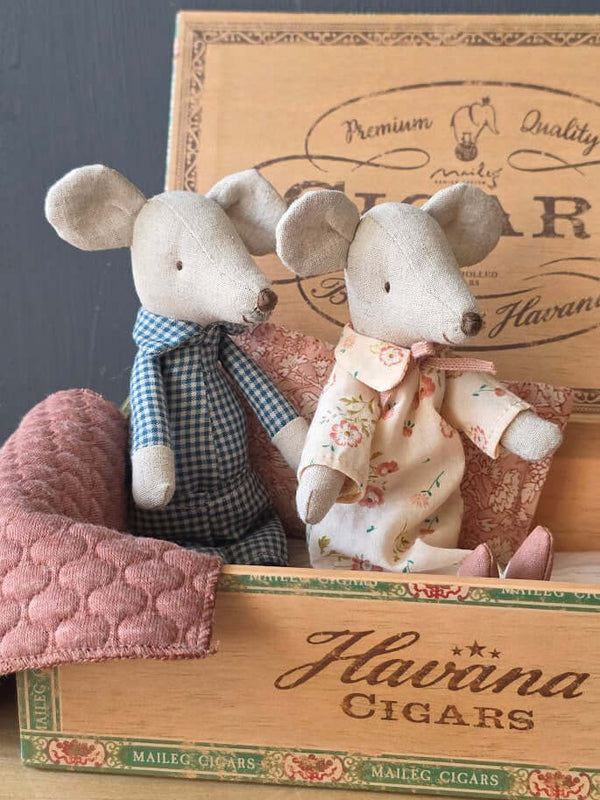 Maileg, Grandma and Grandpa Mice in Cigarbox
