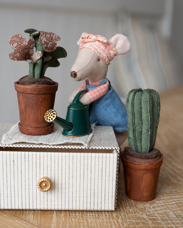 Maileg, Watering Can, Mouse - Dark Green