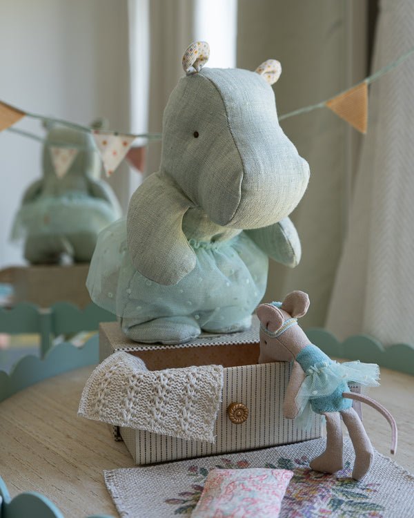 Maileg, Safari Friends, Hippo w. Tutu, Small - Mint