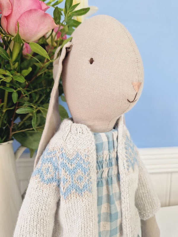 Maileg, Mabel Size 4 Bunny in Blue Dress