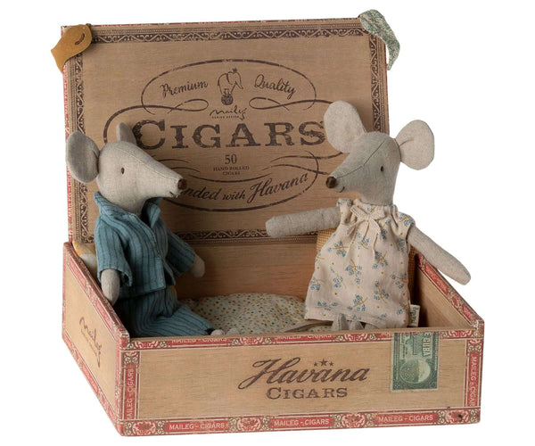 Maileg, Mum & Dad Mouse in a Cigar Box