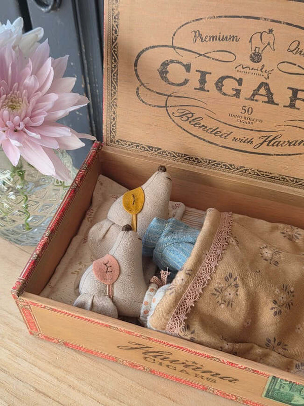 Maileg, Mum & Dad Mice in Cigar Box