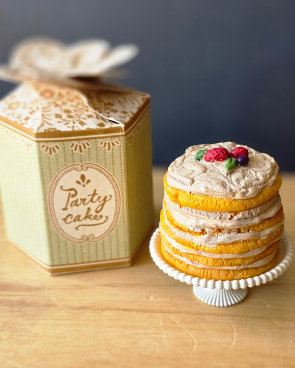 Maileg, Party Cake and Cake Stand, Mouse - Off white
