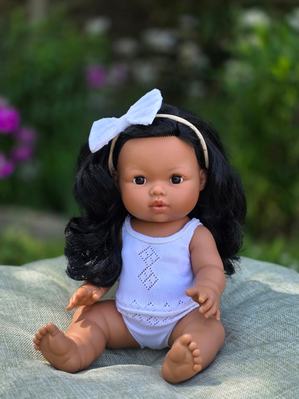 Mini Colettos, Aurora (Hispanic Girl, Black Wavy Hair and Black Eyes)