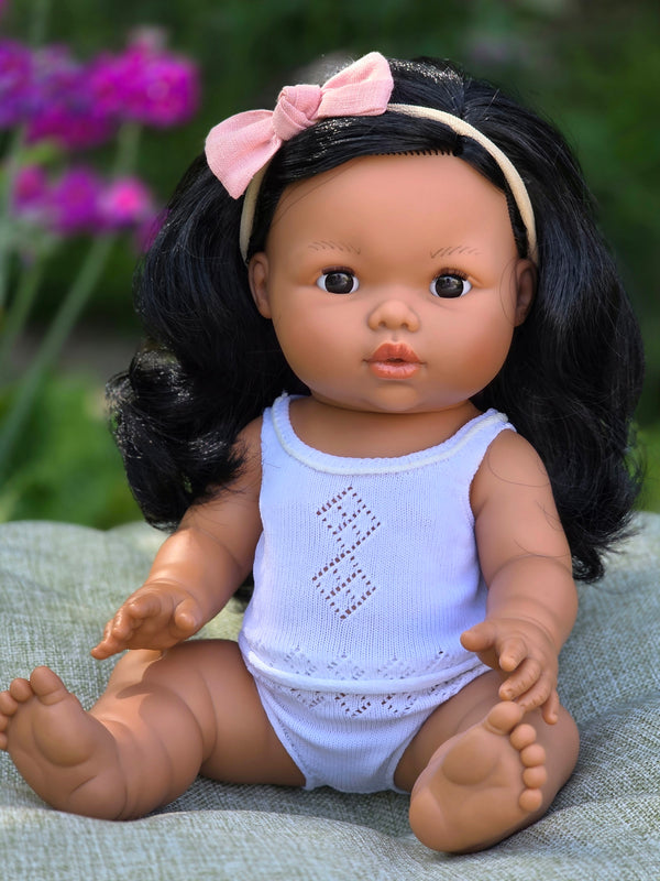 Mini Colettos, Aurora (Hispanic Girl, Black Wavy Hair and Black Eyes)