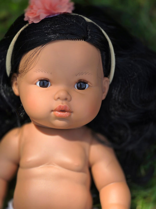 Mini Colettos, Aurora (Hispanic Girl, Black Wavy Hair and Black Eyes)